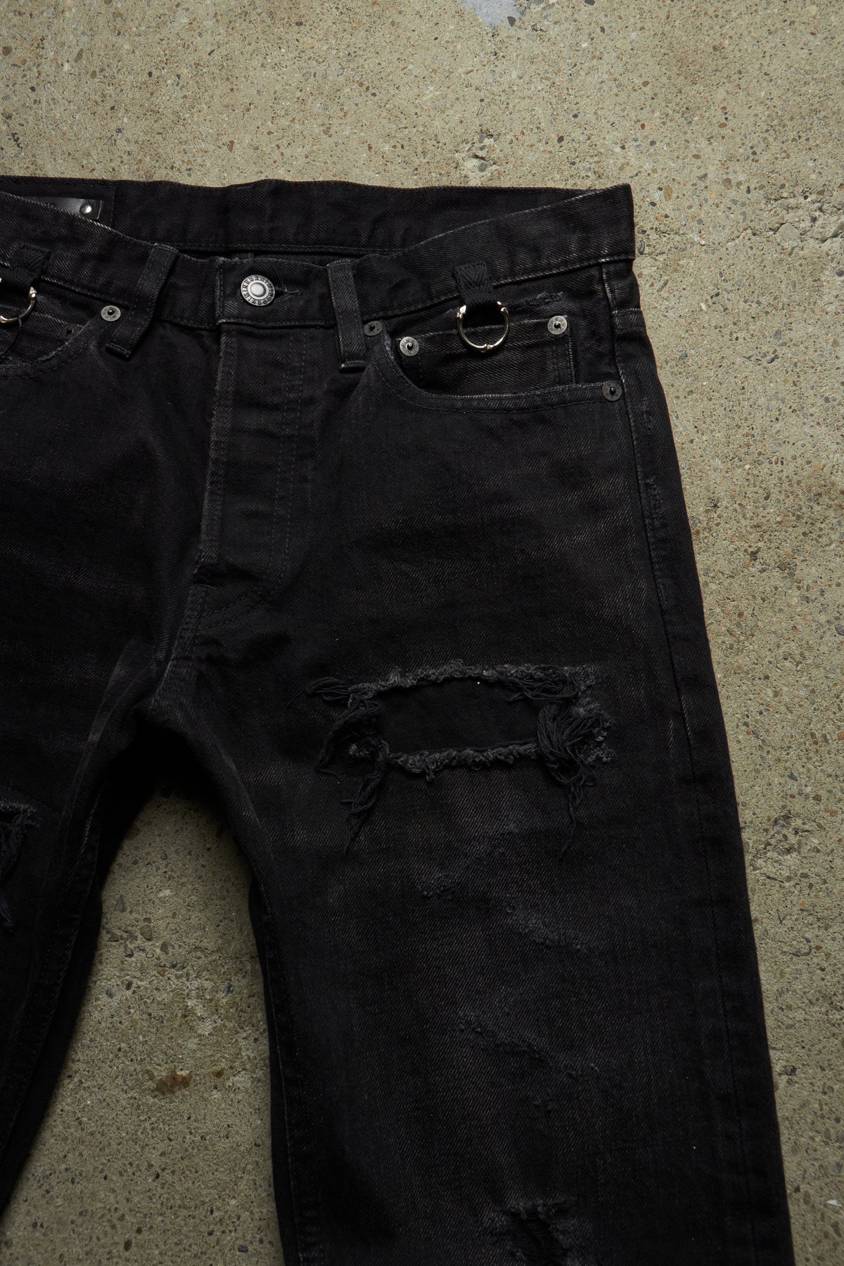[SAMPLE] TAKAHIRO MIYASHITA THE SOLOIST DISTRESSED AND PIERCED BLACK SKINNY DENIM