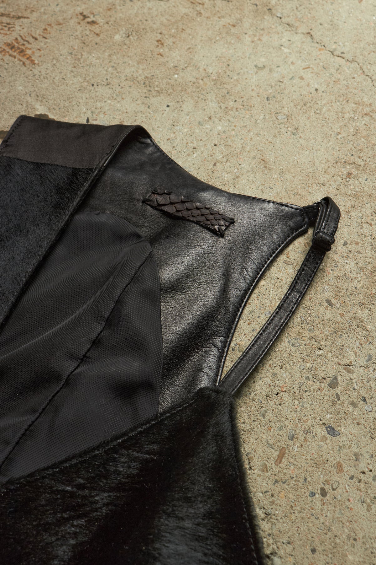 IFSIXWASNINE [WHITE TAIL] PONY &  GOAT HAIR SPIDER BUTTONED ASYMMETRICAL VEST
