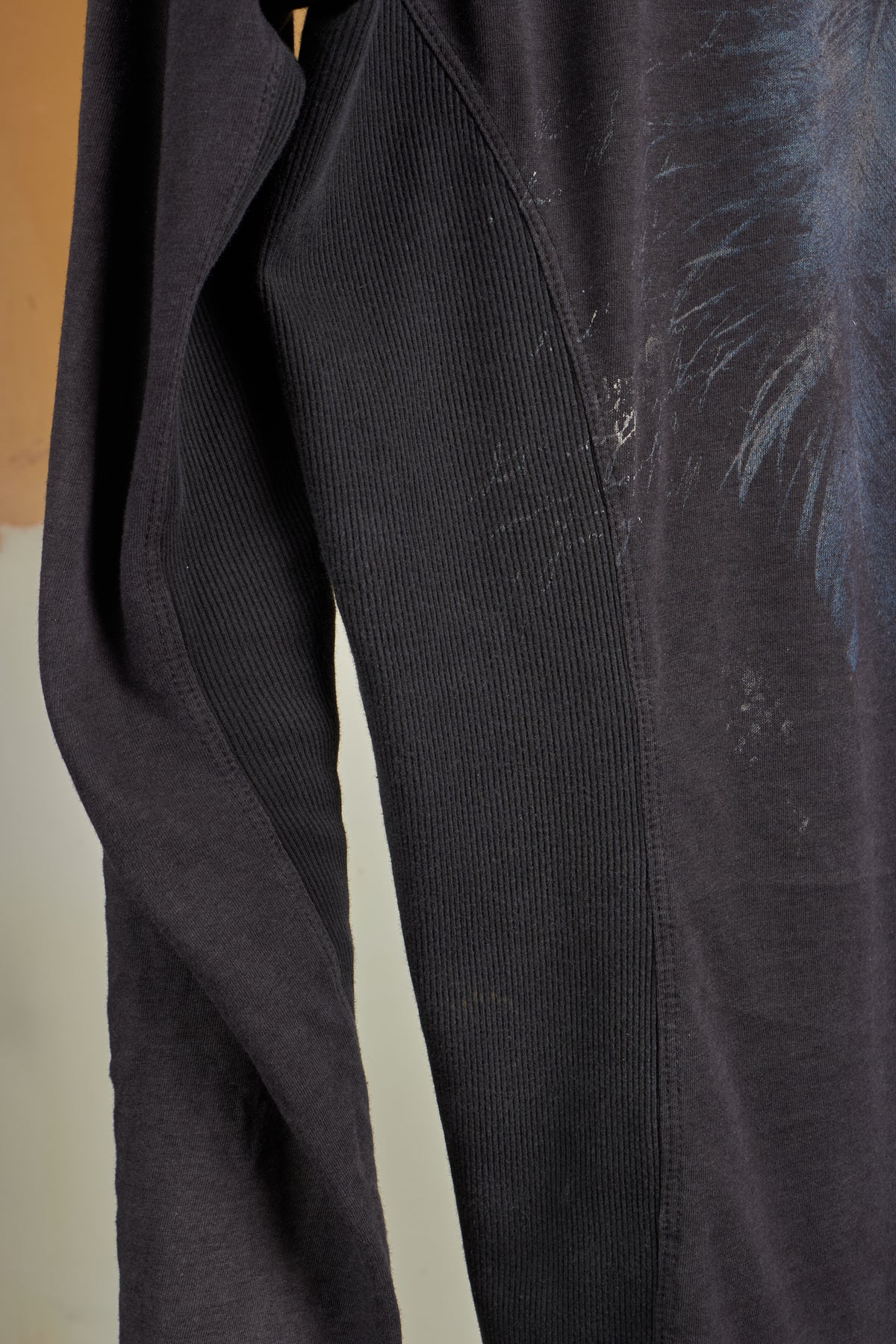 14TH ADDICTION FEATHER GRAPHIC RIBBED LONG SLEEVE