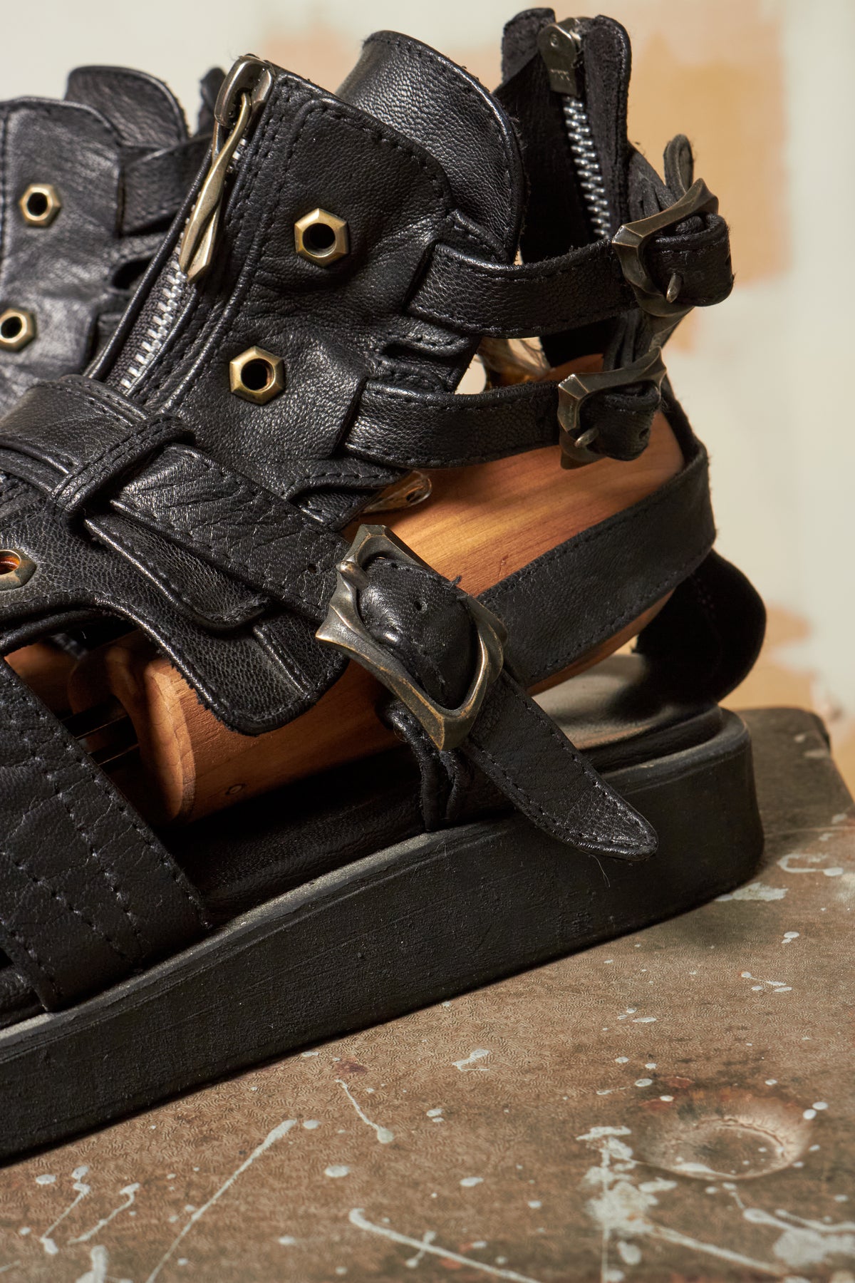 14TH ADDICTION GLADIATOR BLACK LEATHER SANDALS
