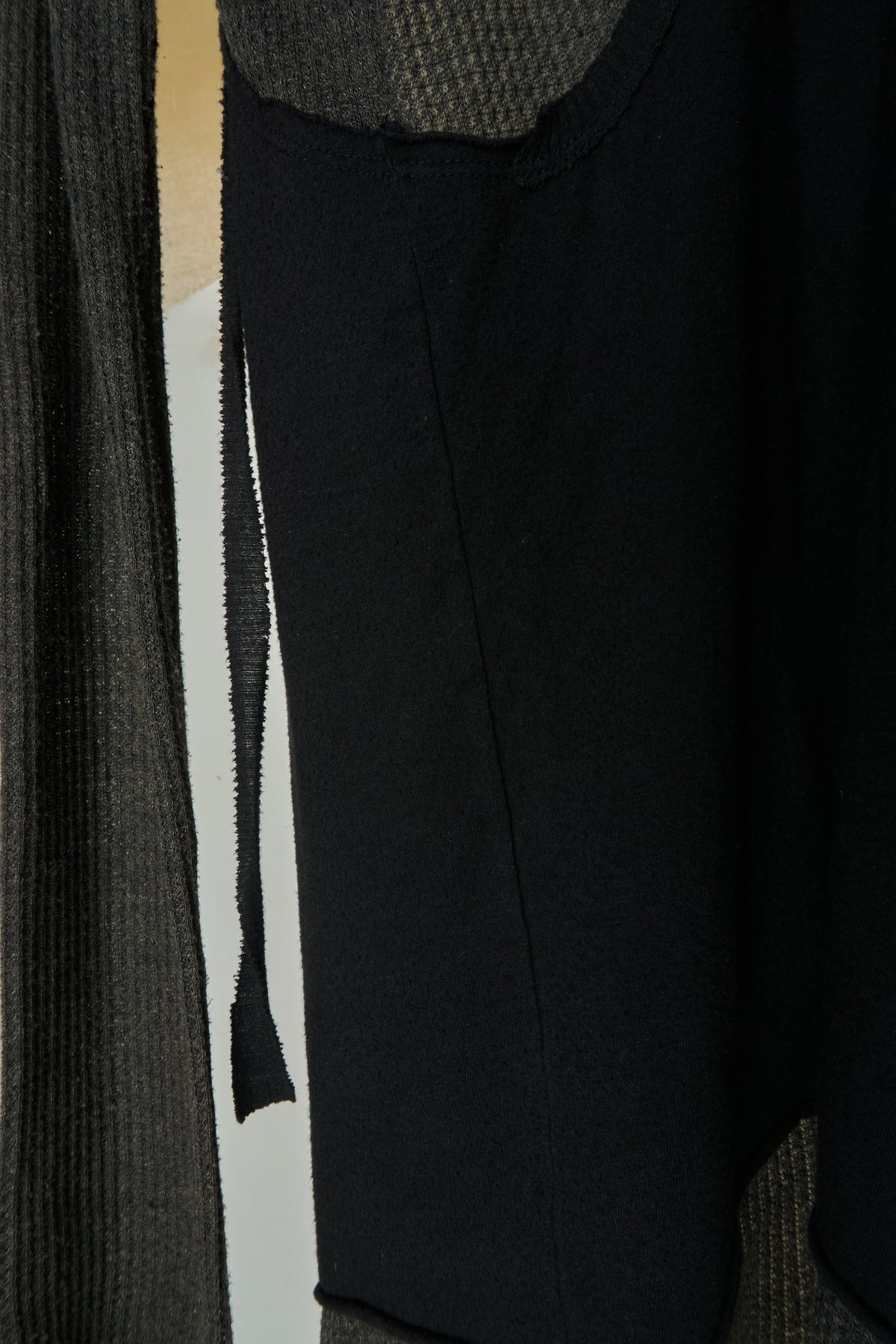 L.G.B. [MU/CARDI] Vampire Waffle Textures Vest Cardigan