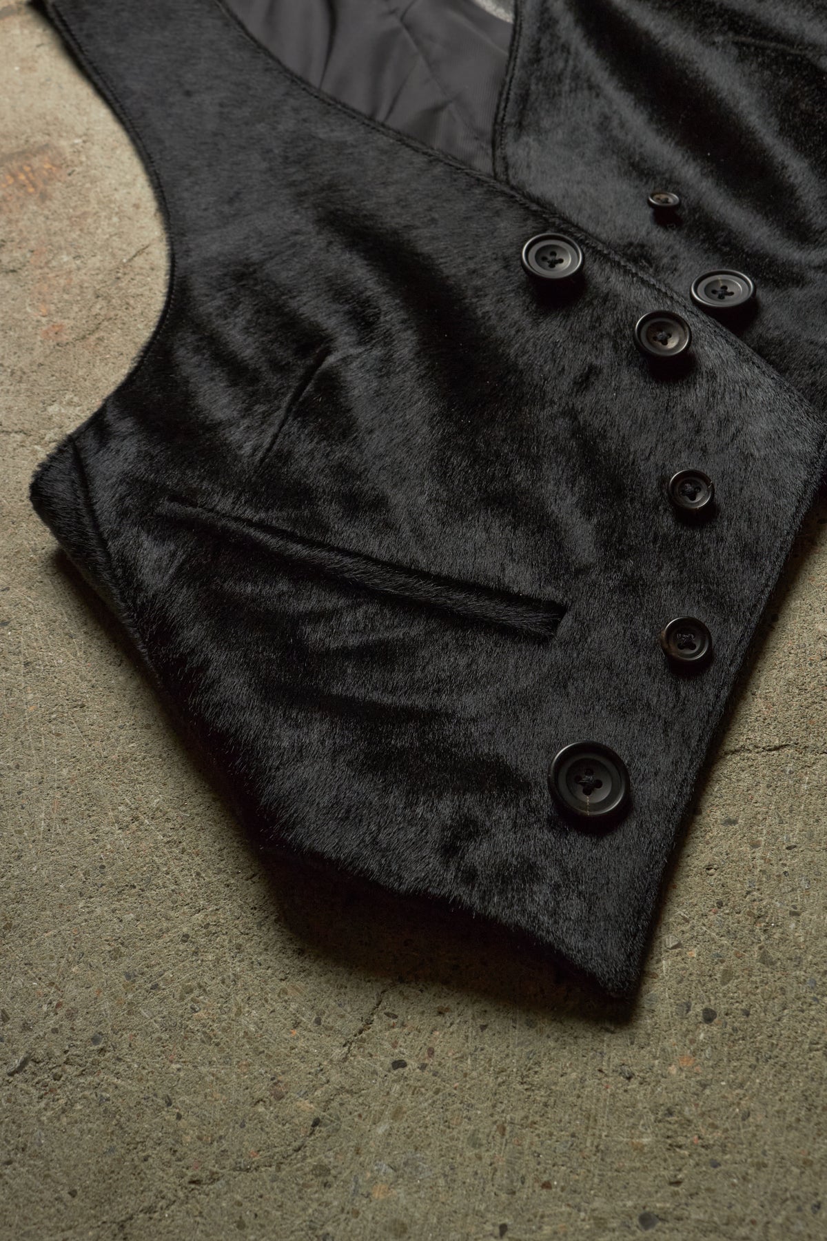 IFSIXWASNINE [WHITE TAIL] PONY &  GOAT HAIR SPIDER BUTTONED ASYMMETRICAL VEST