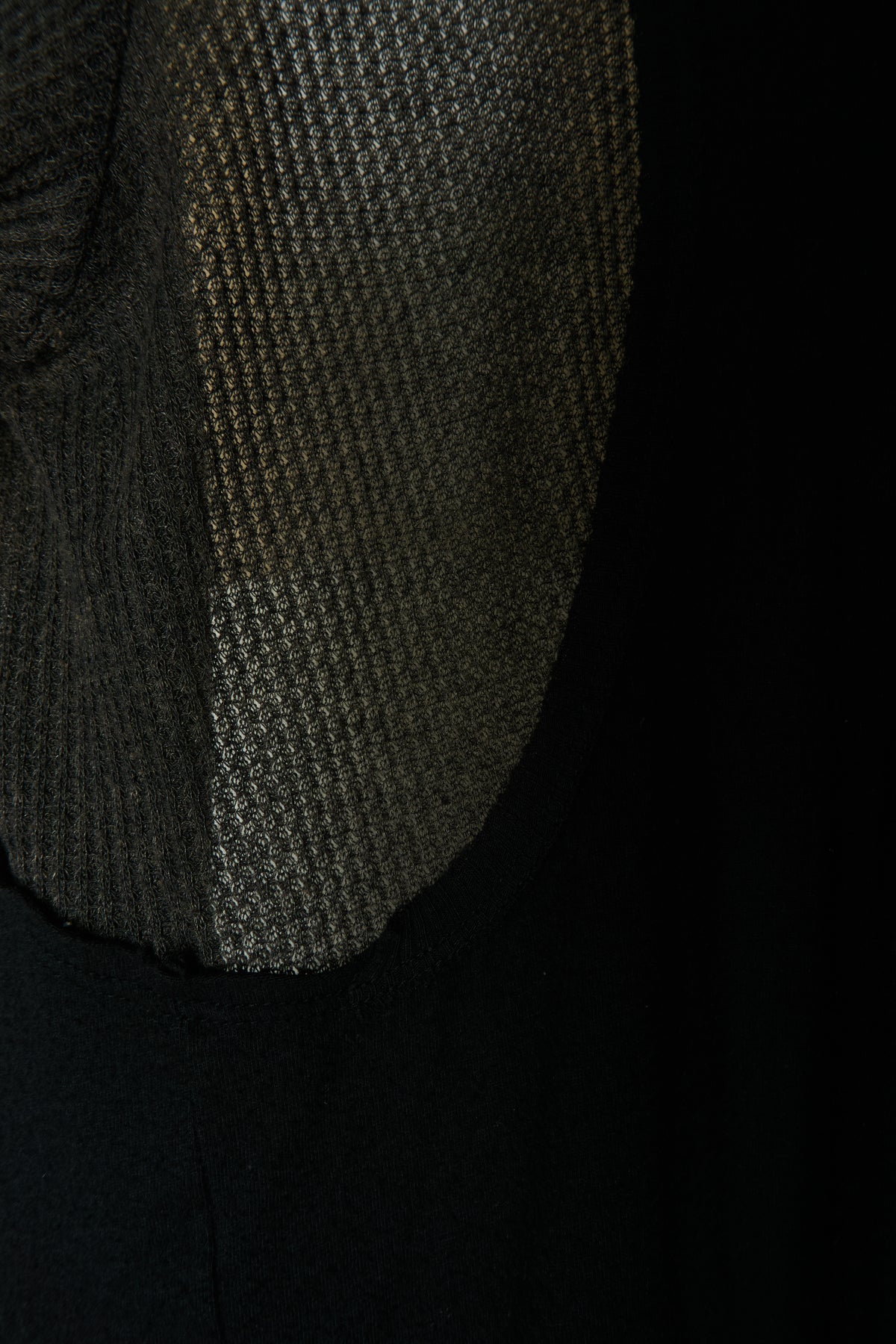 L.G.B. [MU/CARDI] Vampire Waffle Textures Vest Cardigan