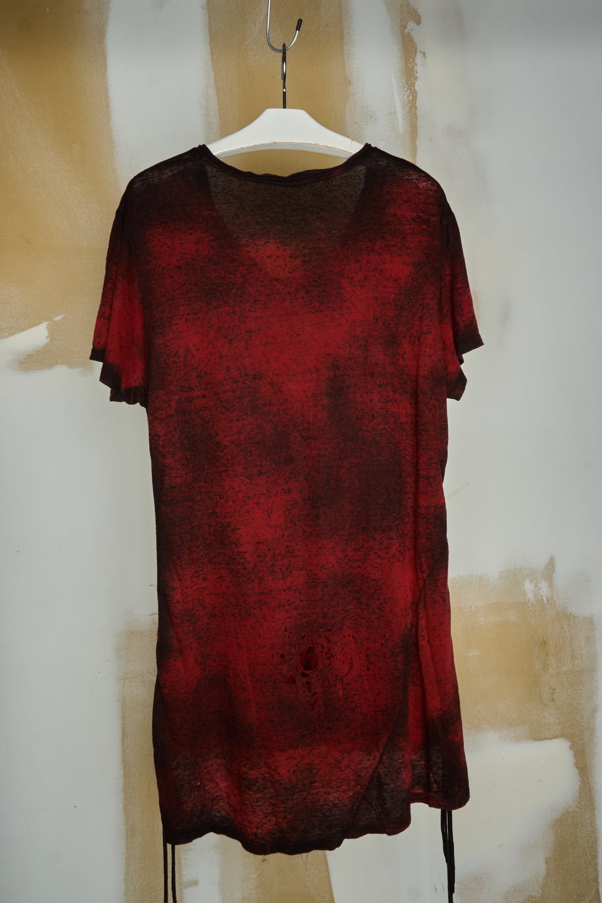 KMRII TASSLE CRIMSON PATTERN ASYMMETRICAL TEE