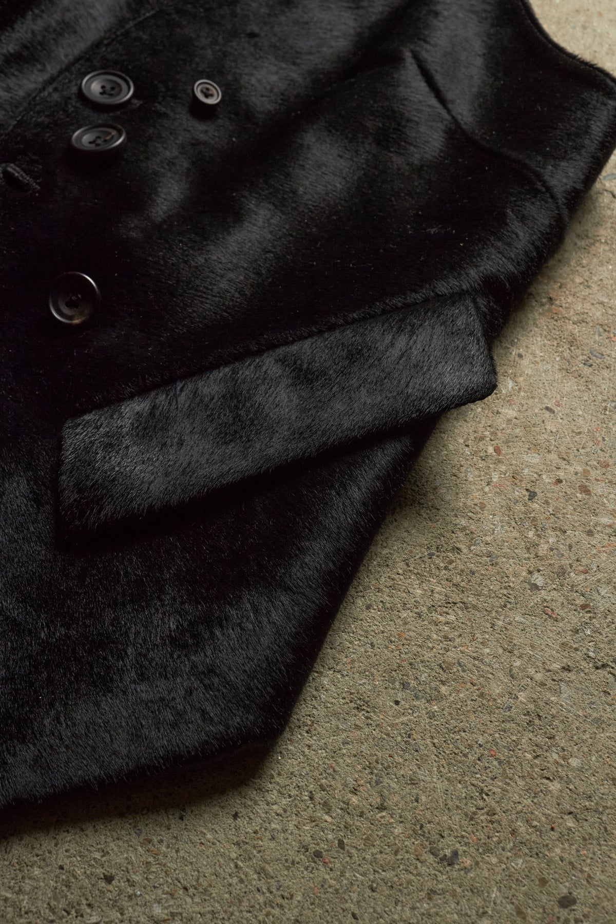 IFSIXWASNINE [WHITE TAIL] PONY &  GOAT HAIR SPIDER BUTTONED ASYMMETRICAL VEST