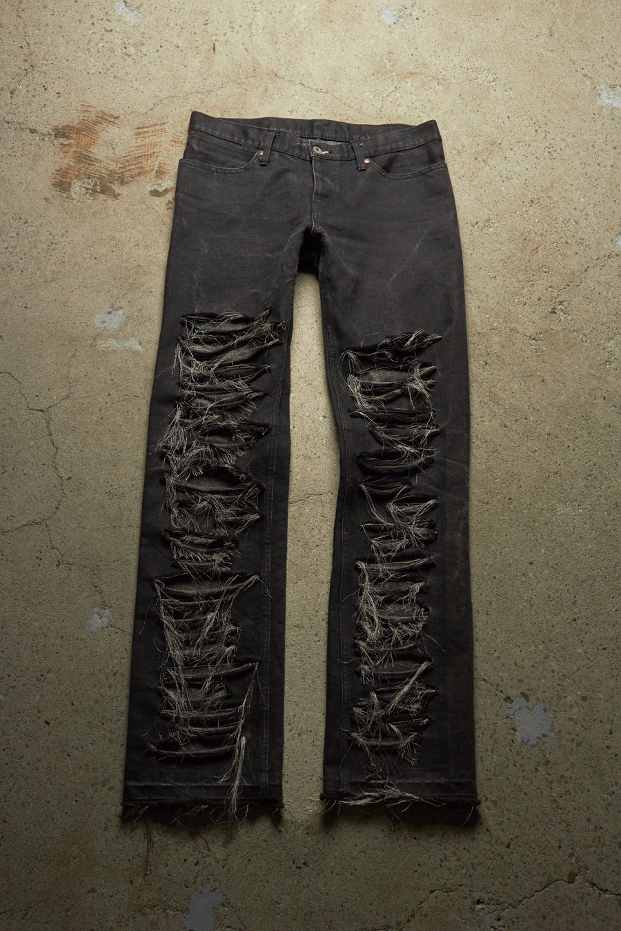 IFSIXWASNINE [STM 757BZCB] THRASHED METALLIC WIRE BLACK STRAIGHT DENIM