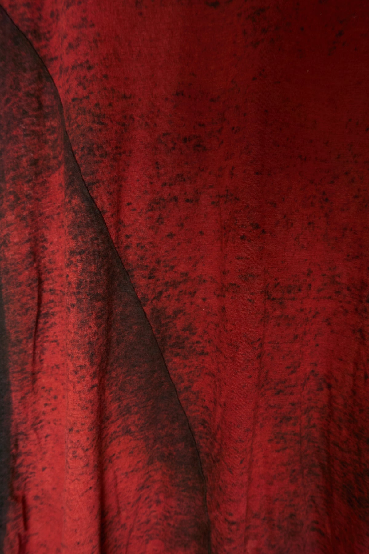 KMRII TASSLE CRIMSON PATTERN ASYMMETRICAL TEE