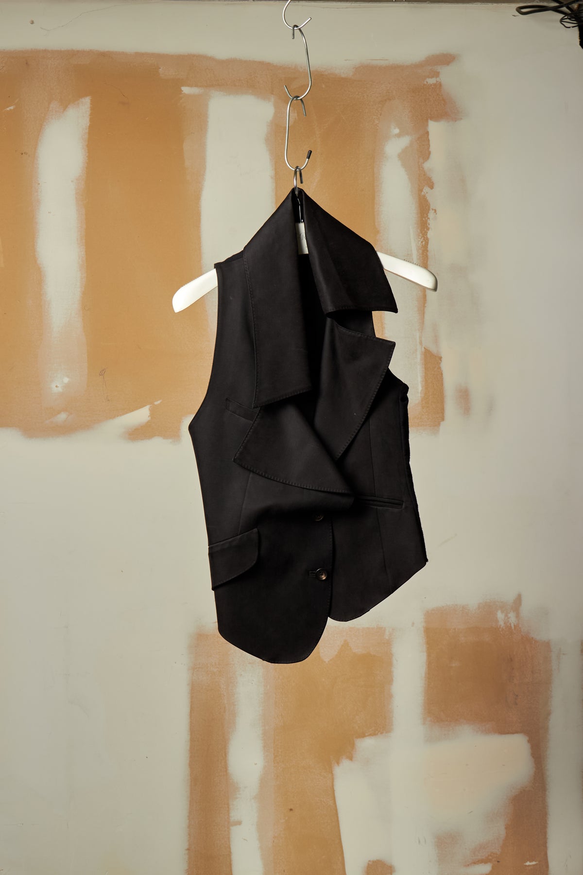 IFSIXWASNINE [JK-PAPILLON/NS] VAMPIRE BLACK ASYMMETRICAL VEST