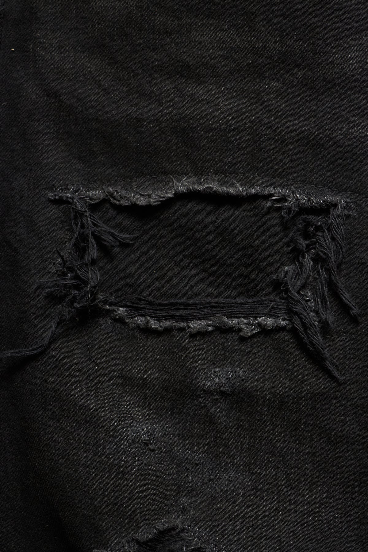 [SAMPLE] TAKAHIRO MIYASHITA THE SOLOIST DISTRESSED AND PIERCED BLACK SKINNY DENIM