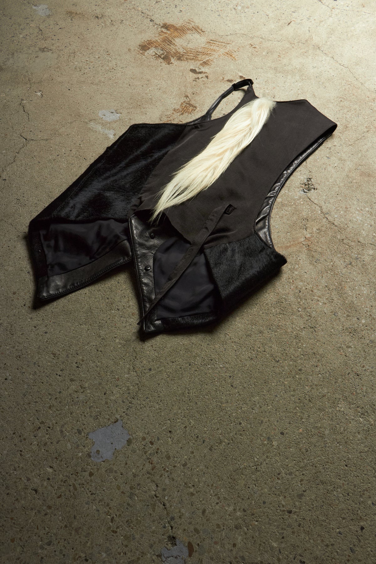 IFSIXWASNINE [WHITE TAIL] PONY &  GOAT HAIR SPIDER BUTTONED ASYMMETRICAL VEST