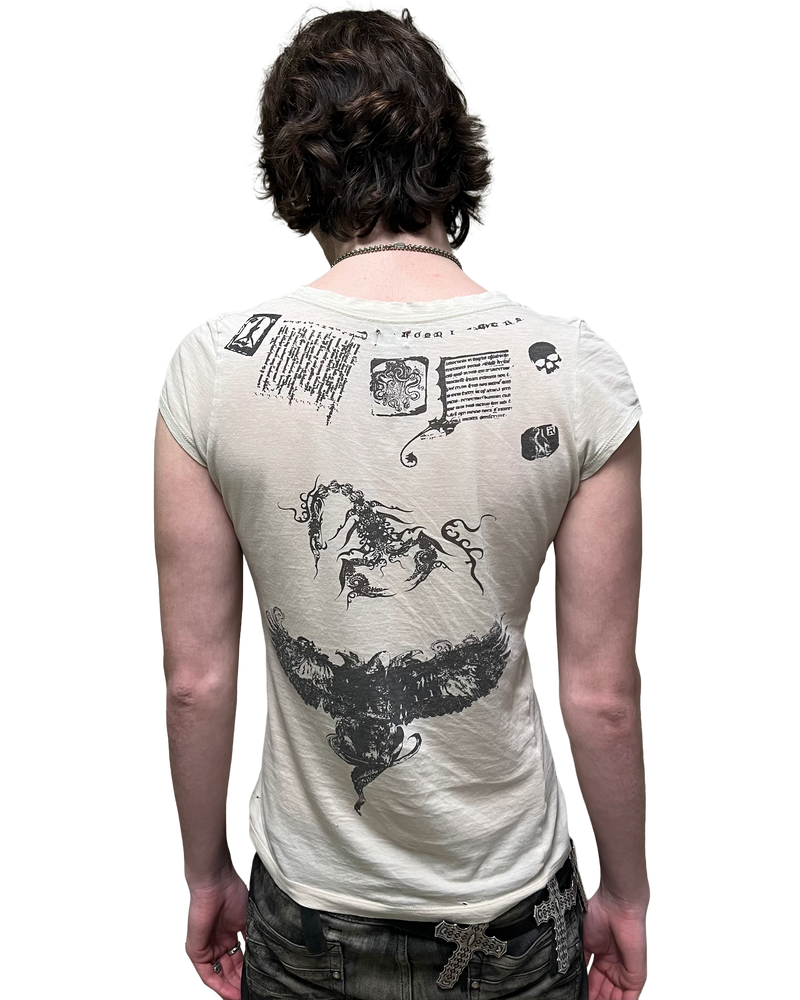 T-shirt col en V brut imprimé encre L.G.B. Occult