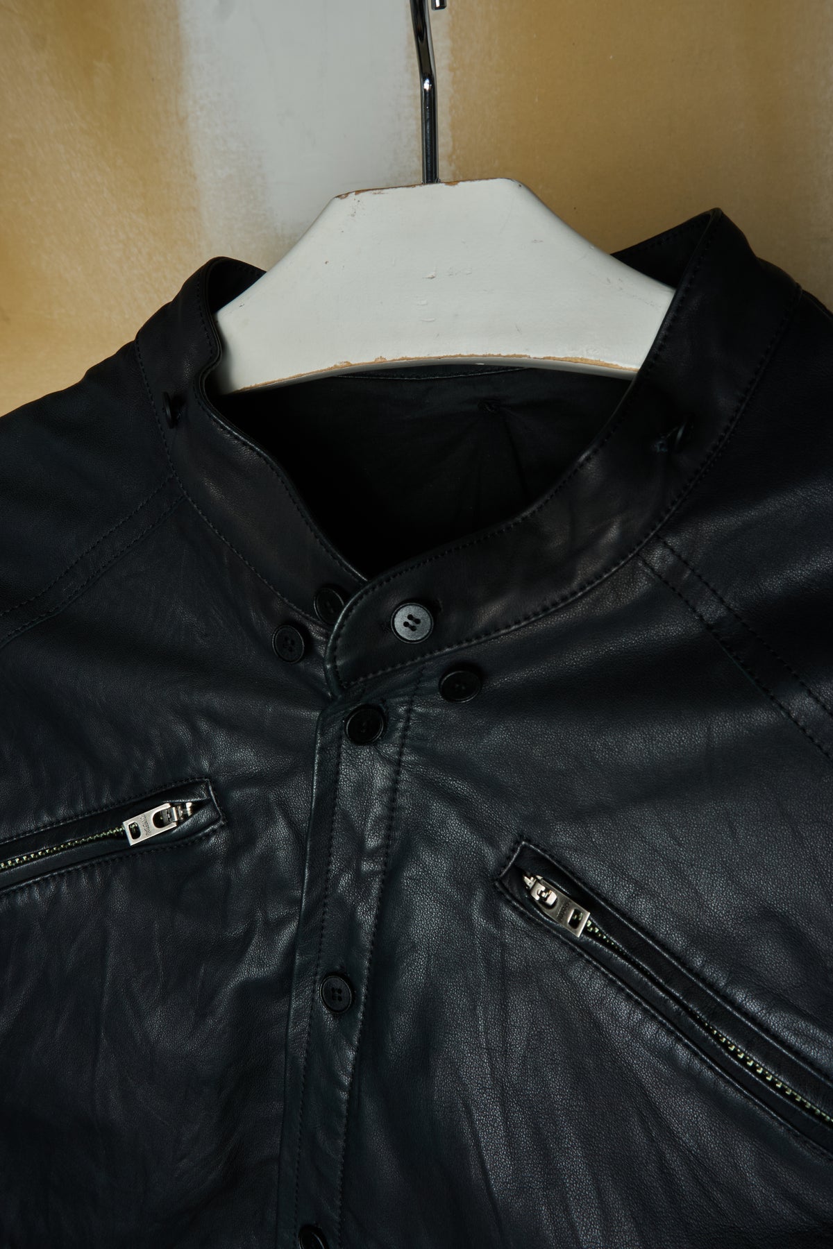 L.G.B. [SHIRT-G/M] DOUBLE LAYERED REMOVABLE COLLAR CALF LEATHER BUTTON JACKET
