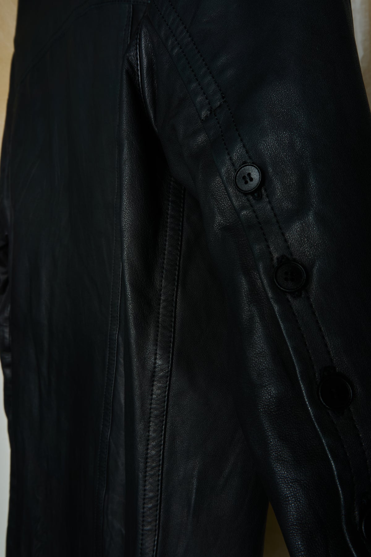 L.G.B. [SHIRT-G/M] DOUBLE LAYERED REMOVABLE COLLAR CALF LEATHER BUTTON JACKET