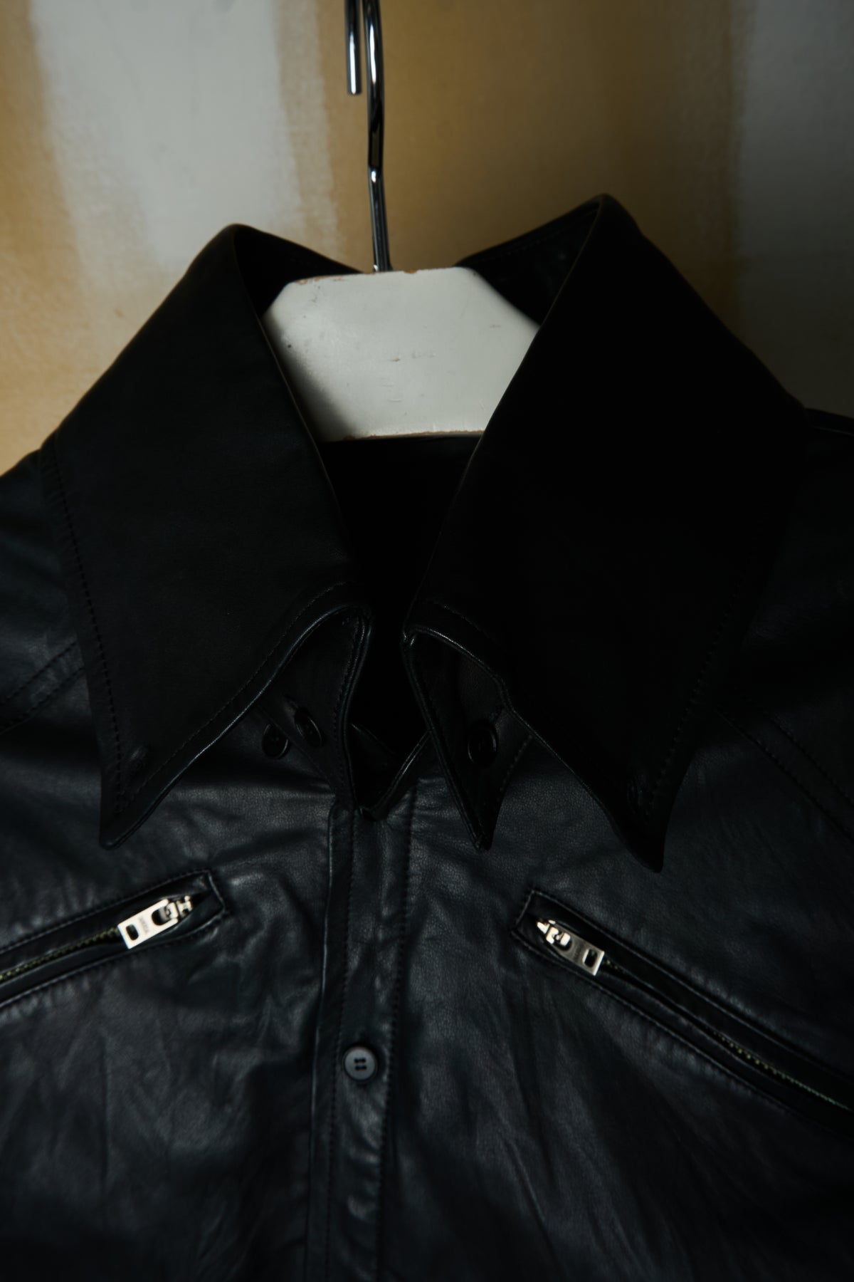 L.G.B. [SHIRT-G/M] DOUBLE LAYERED REMOVABLE COLLAR CALF LEATHER BUTTON JACKET
