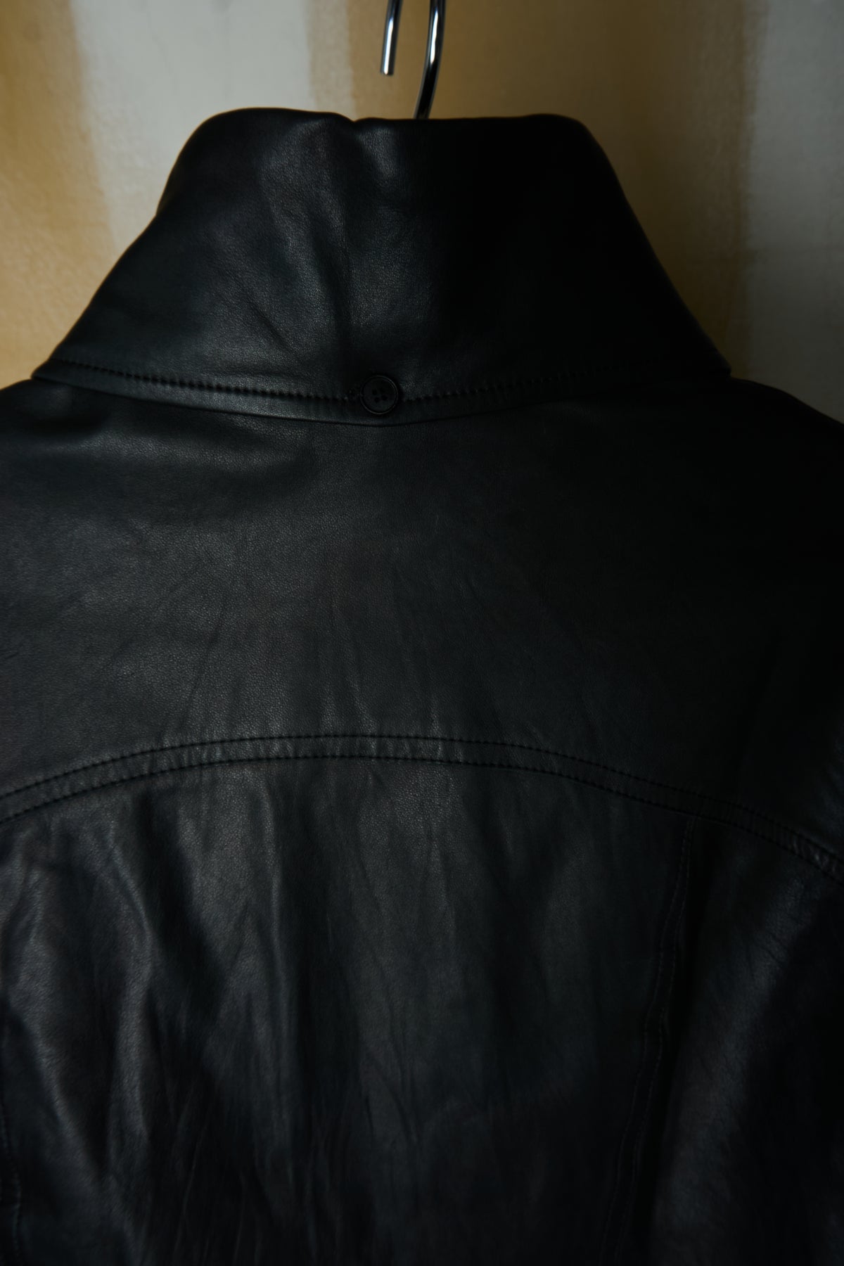 L.G.B. [SHIRT-G/M] DOUBLE LAYERED REMOVABLE COLLAR CALF LEATHER BUTTON JACKET